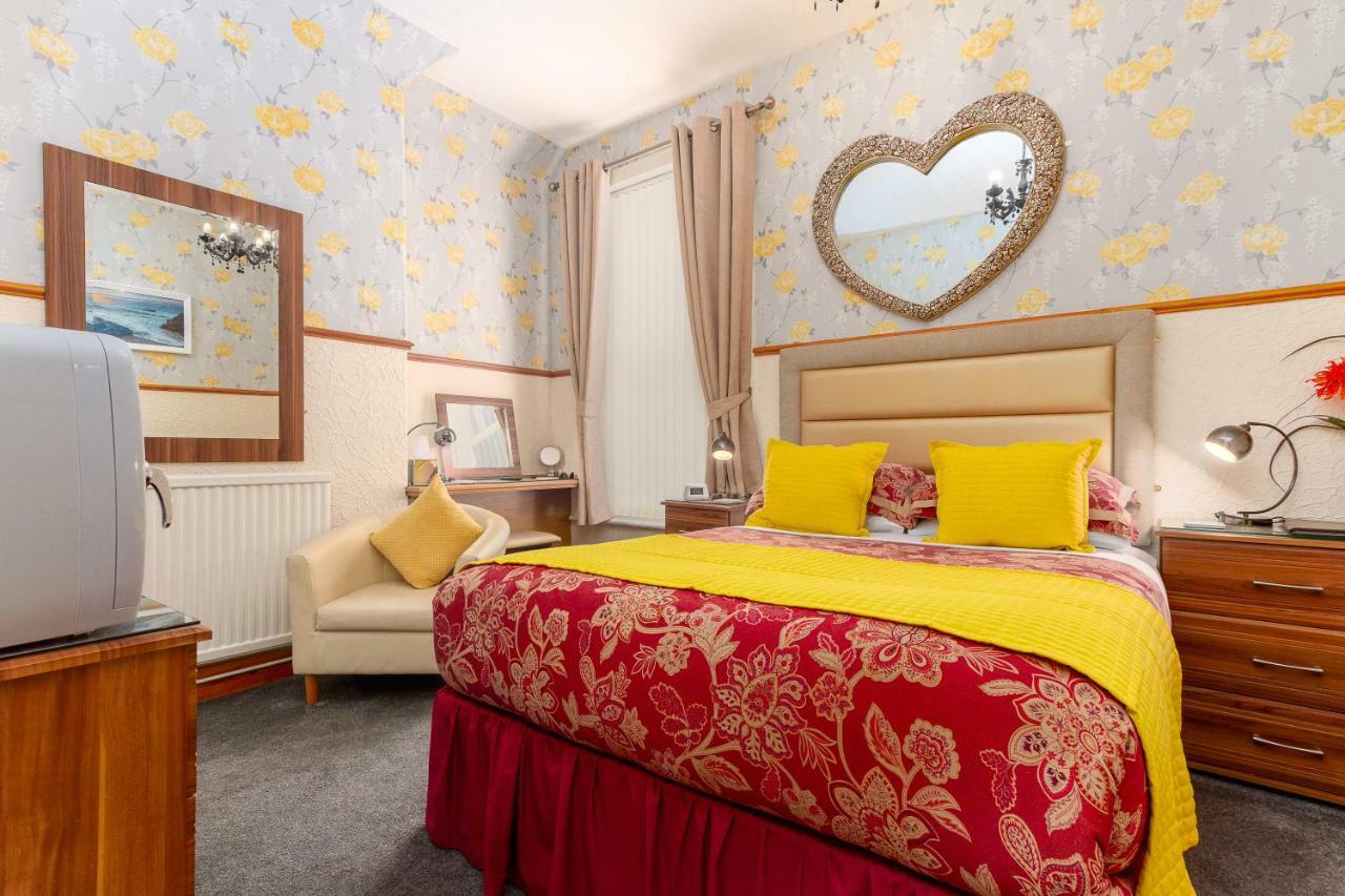 Valentine Lodge Over 21 Adult Couples Only Blackpool Eksteriør billede