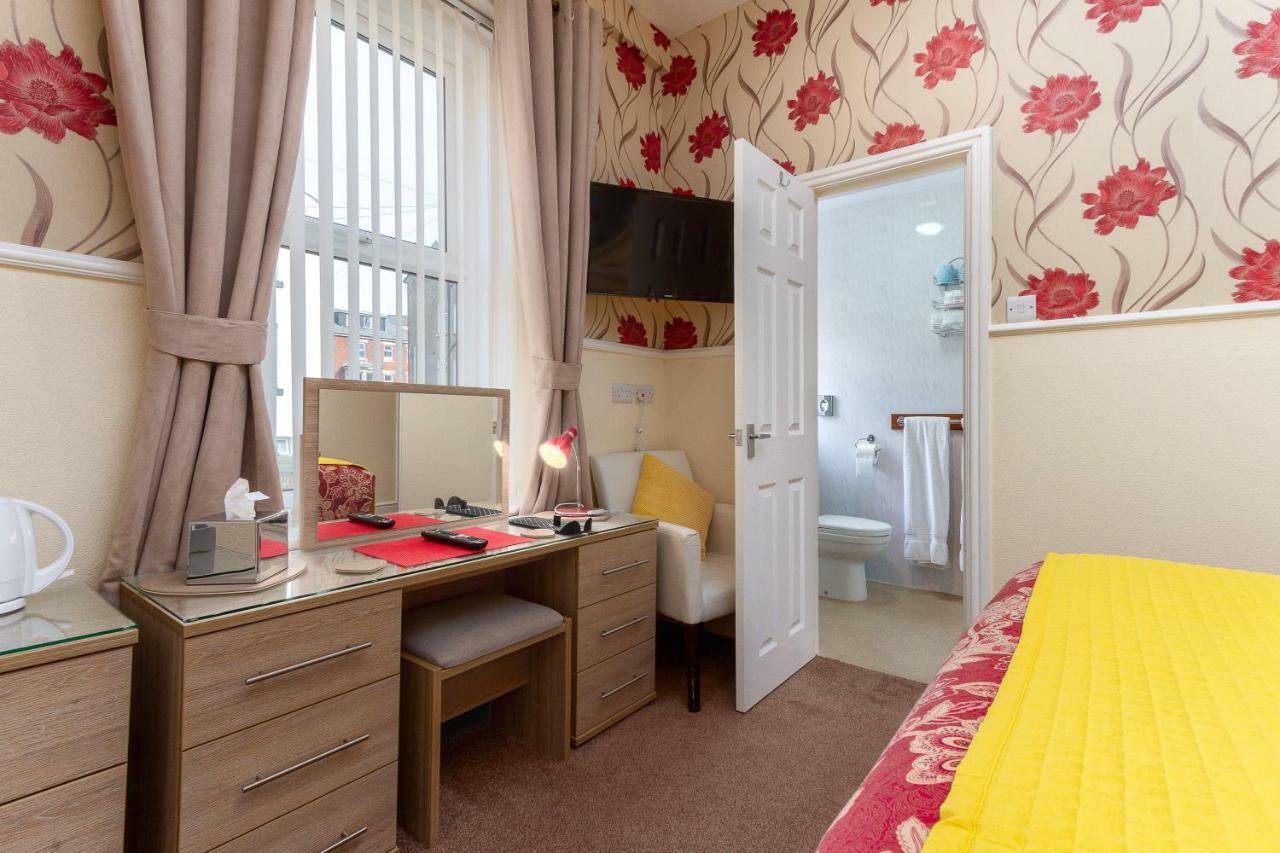 Valentine Lodge Over 21 Adult Couples Only Blackpool Eksteriør billede