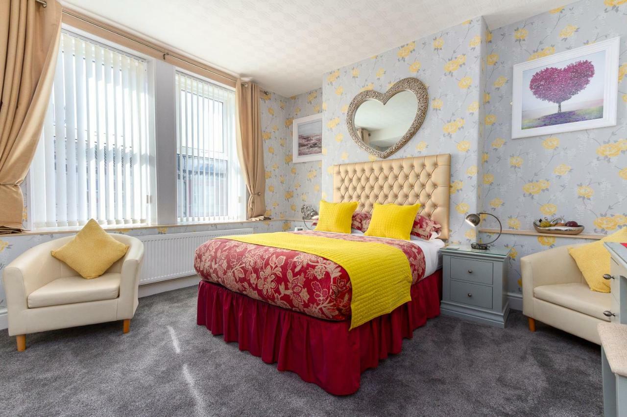 Valentine Lodge Over 21 Adult Couples Only Blackpool Eksteriør billede