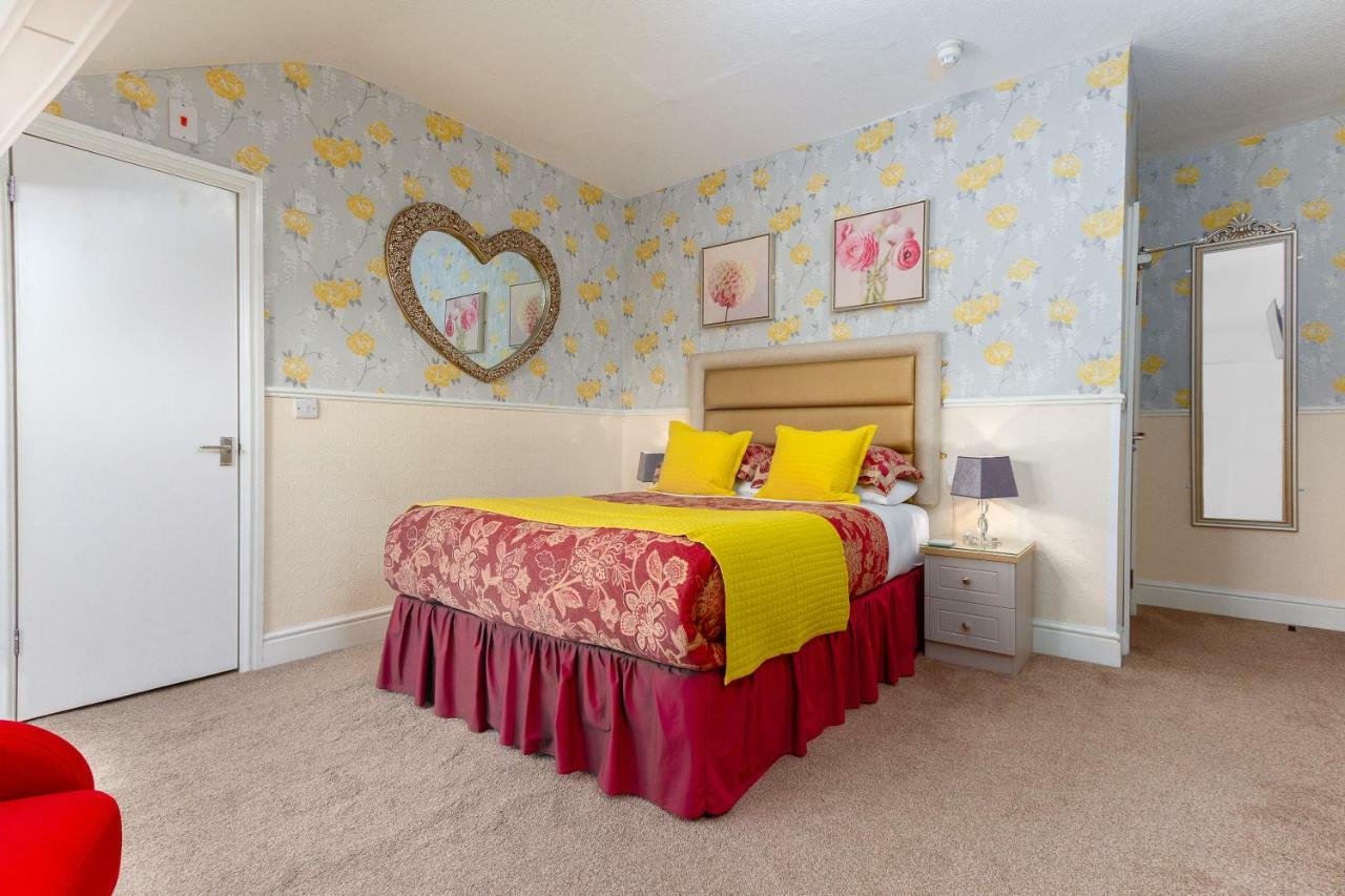 Valentine Lodge Over 21 Adult Couples Only Blackpool Eksteriør billede