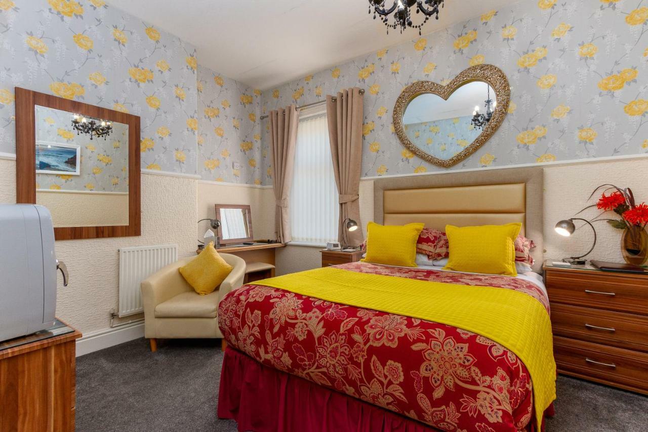 Valentine Lodge Over 21 Adult Couples Only Blackpool Eksteriør billede