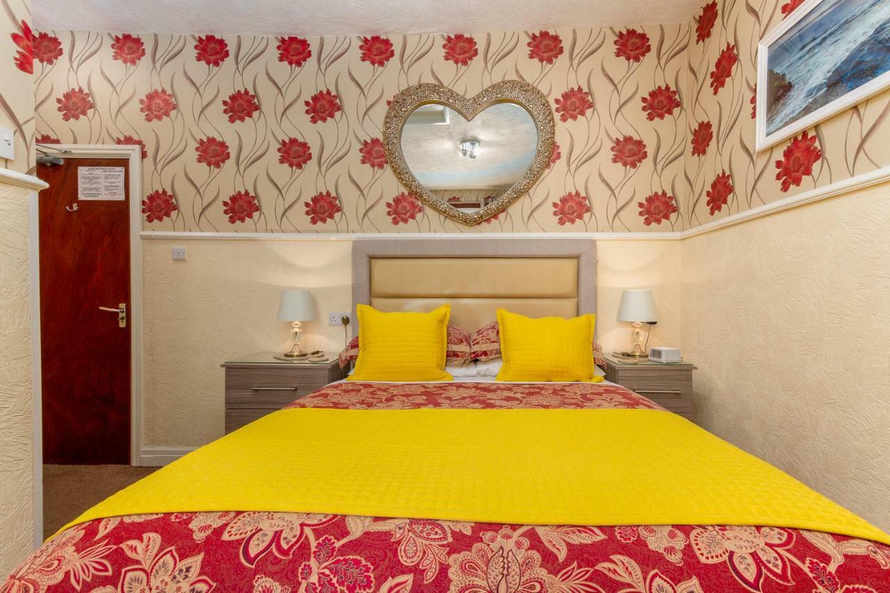 Valentine Lodge Over 21 Adult Couples Only Blackpool Eksteriør billede